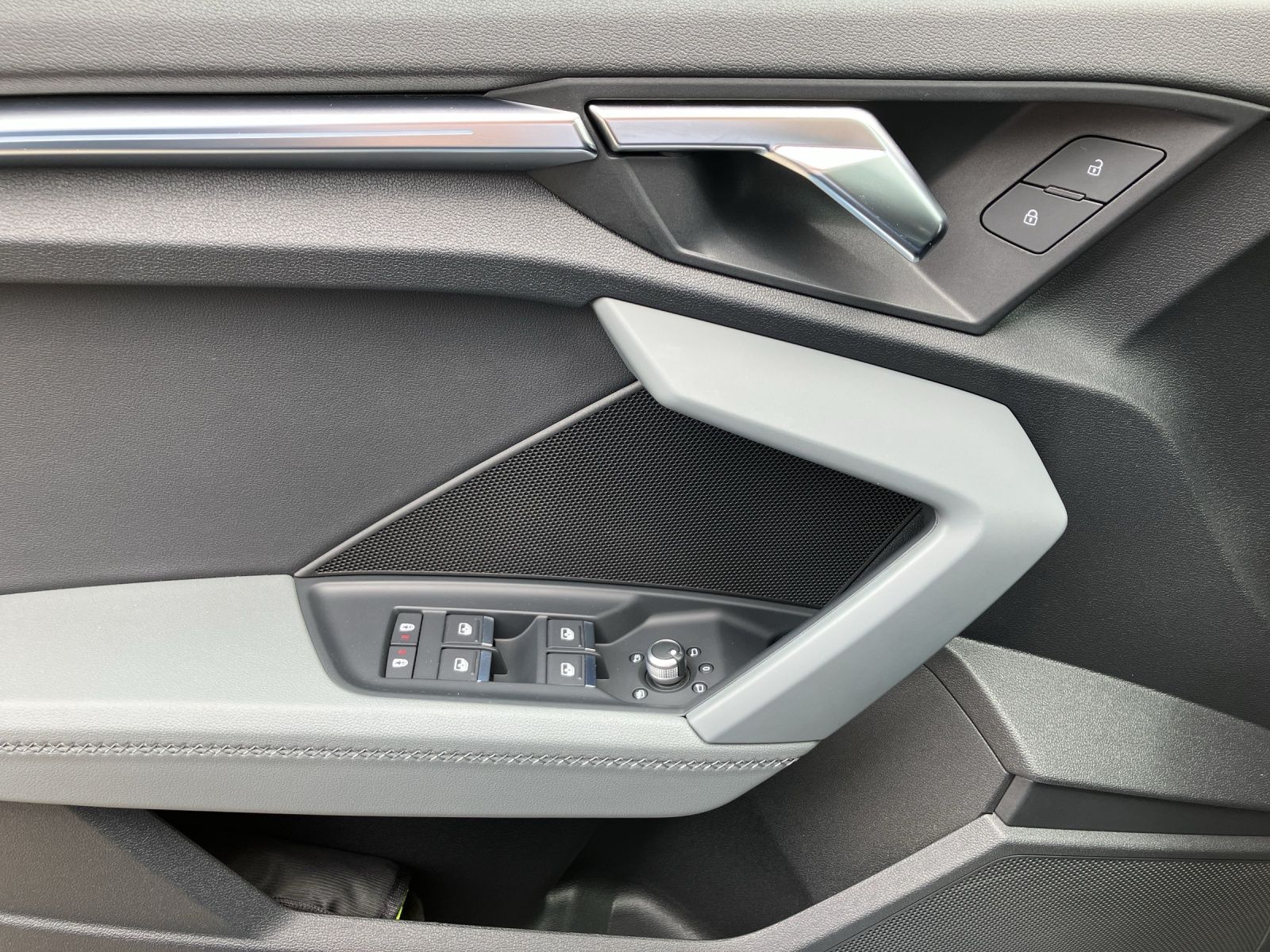 Fahrzeugabbildung Audi A3 Limousine 35 TFSI advanced MATRIX Navi ACC AH