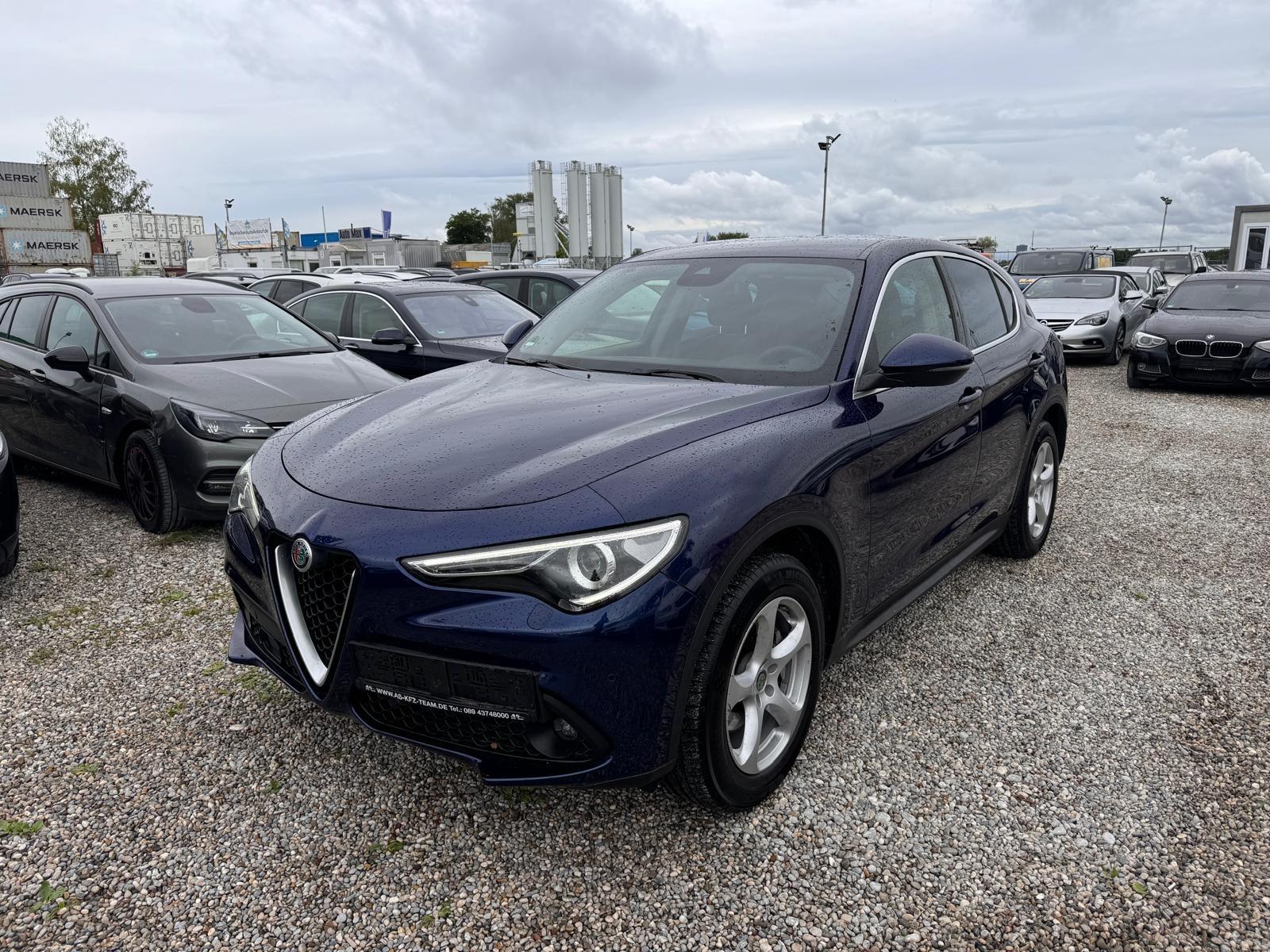Alfa Romeo *Stelvio*Super Q4*Leder*Kamera*LED*AHK*ALU*SHZ*
