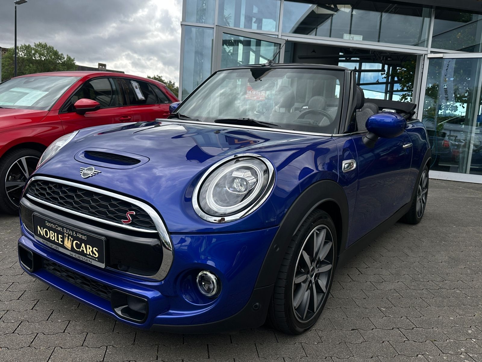 Fahrzeugabbildung MINI Cooper S Cabrio Chili LED NAVI ALU