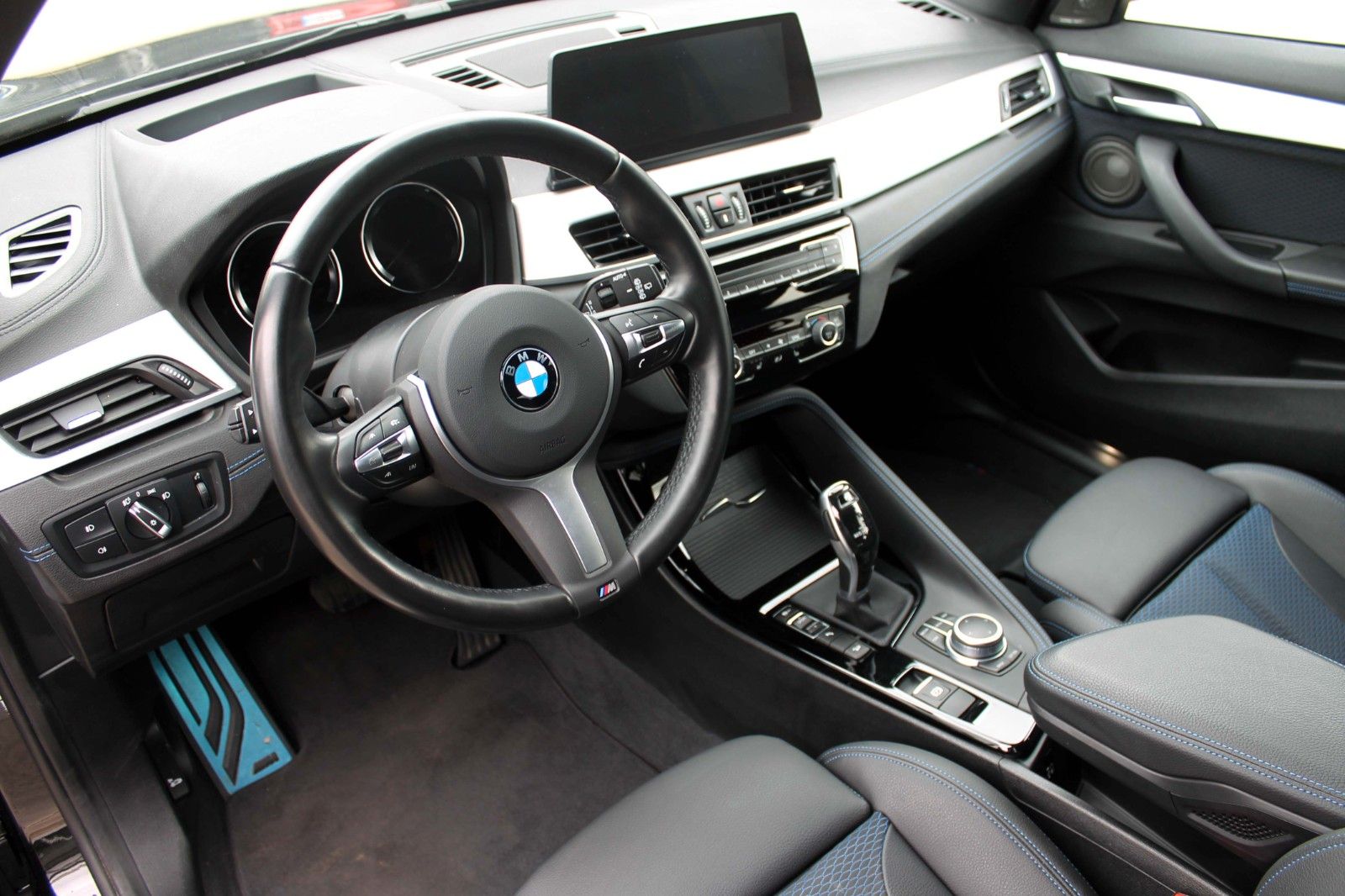Fahrzeugabbildung BMW X1 xDrive 25i Steptr M-Sport ACC LED PDC KAM HUD
