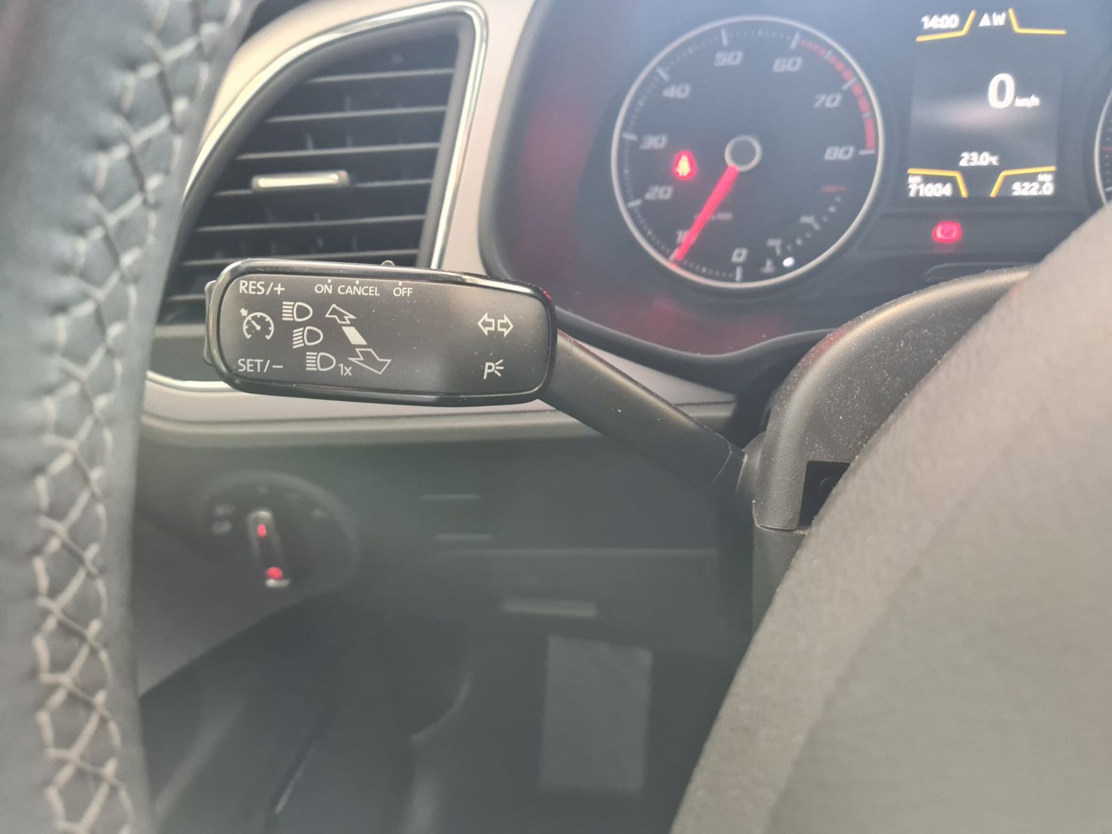 Fahrzeugabbildung SEAT Leon Style / 1. HAND / SCHEKCHEFT / GARANTIE