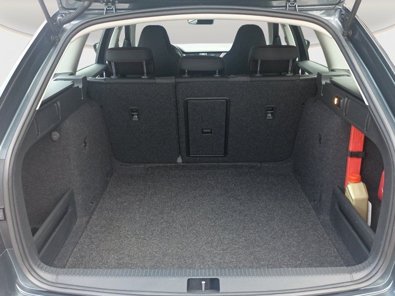 Fahrzeugansicht 16 Fahrzeugabbildung SKODA Octavia 1.6 TDI Style DSG LED+SCHIEBEDACH+PDC+S
