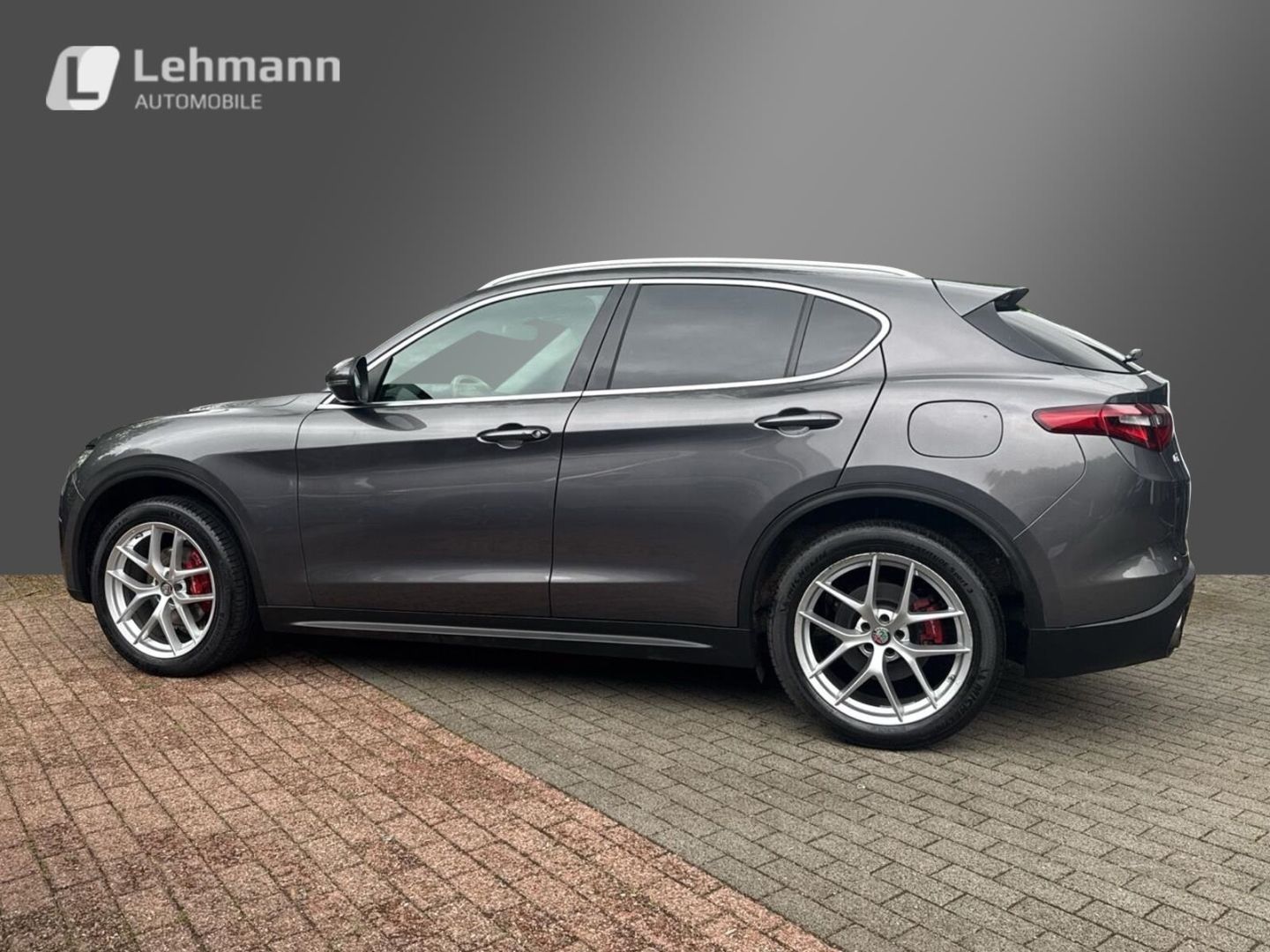 Fahrzeugabbildung Alfa Romeo Stelvio Super Q4 -Panoramadach-Xenon-AHK-
