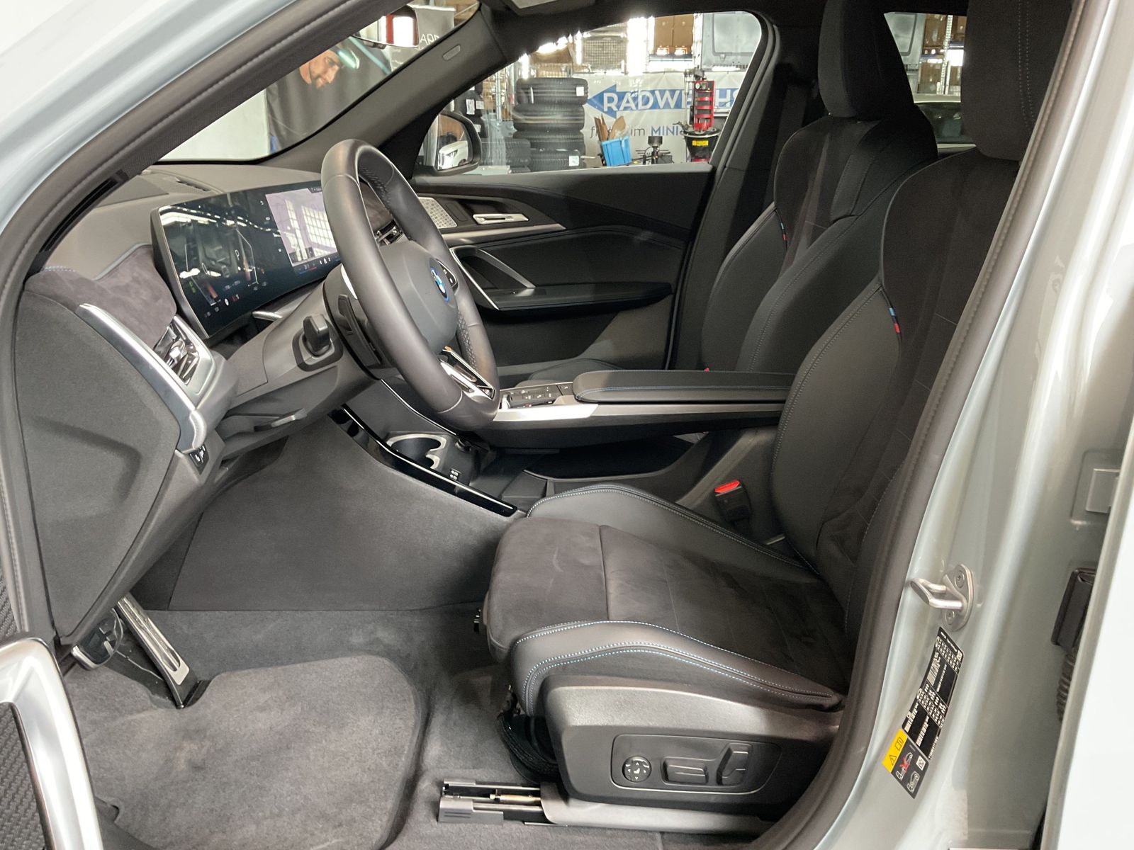 BMW iX2 - Bild 7