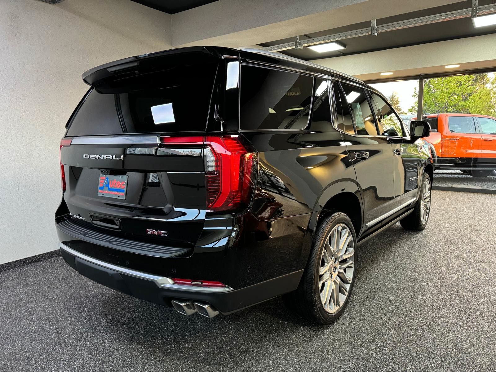 Fahrzeugabbildung GMC YUKON DENALI 2026-24" RÄDER, ENTERTAINMENT