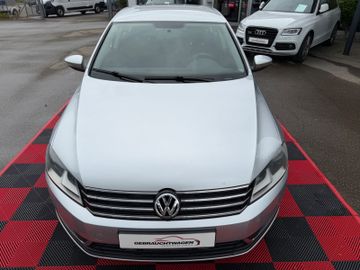 Volkswagen Passat - 4