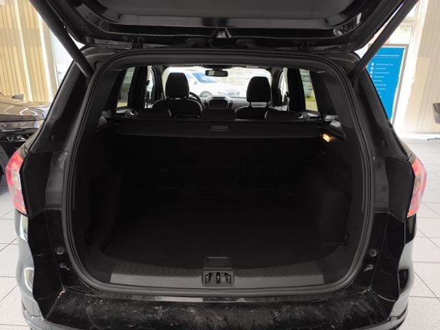 Fahrzeugabbildung Ford Kuga 1.5 EcoBoost ST-Line NAVI WINTERPAKET FRONT