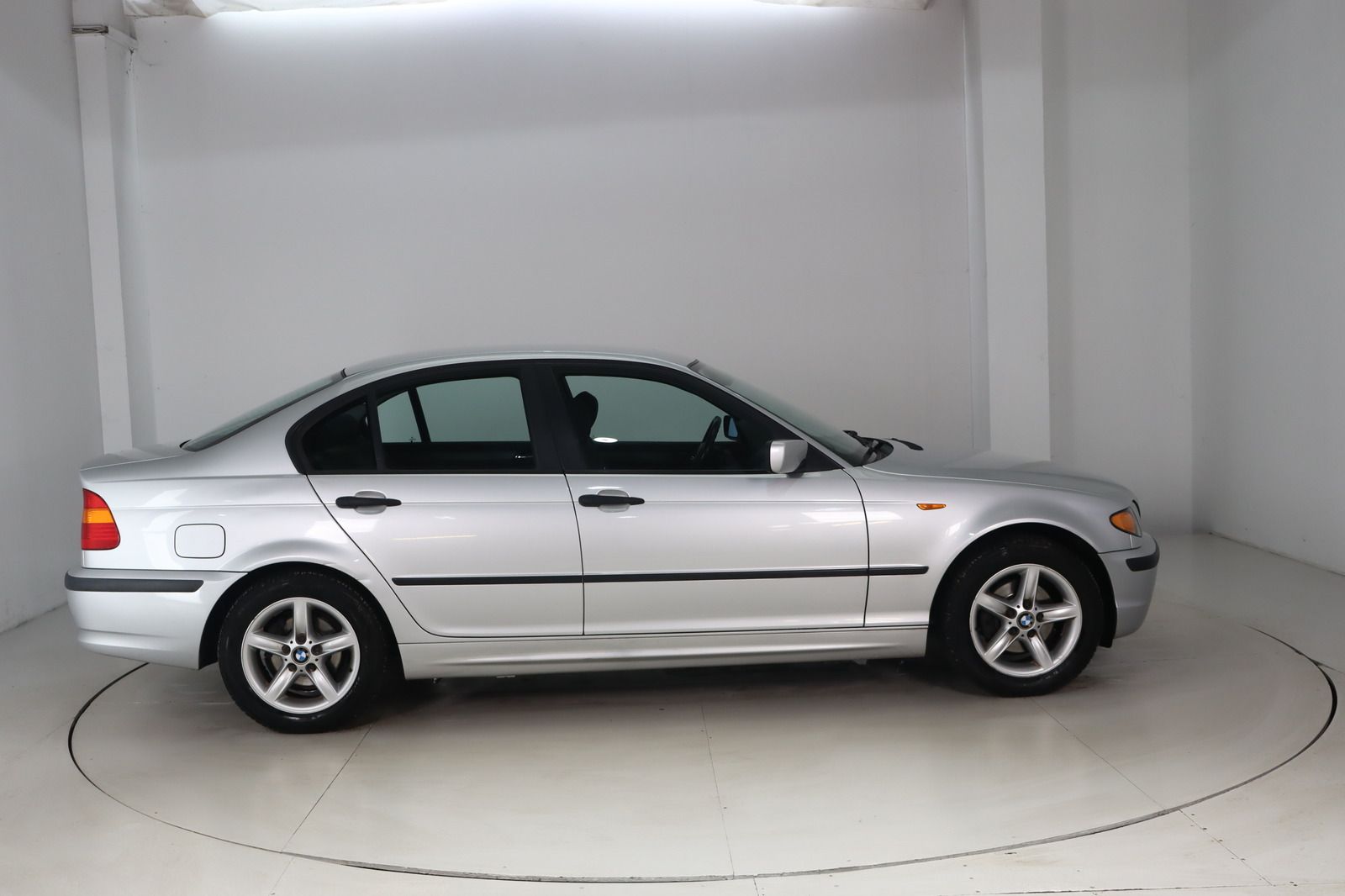 Fahrzeugabbildung BMW 318 i Automatik * SHZ * Xenon * HU/AU 03.27