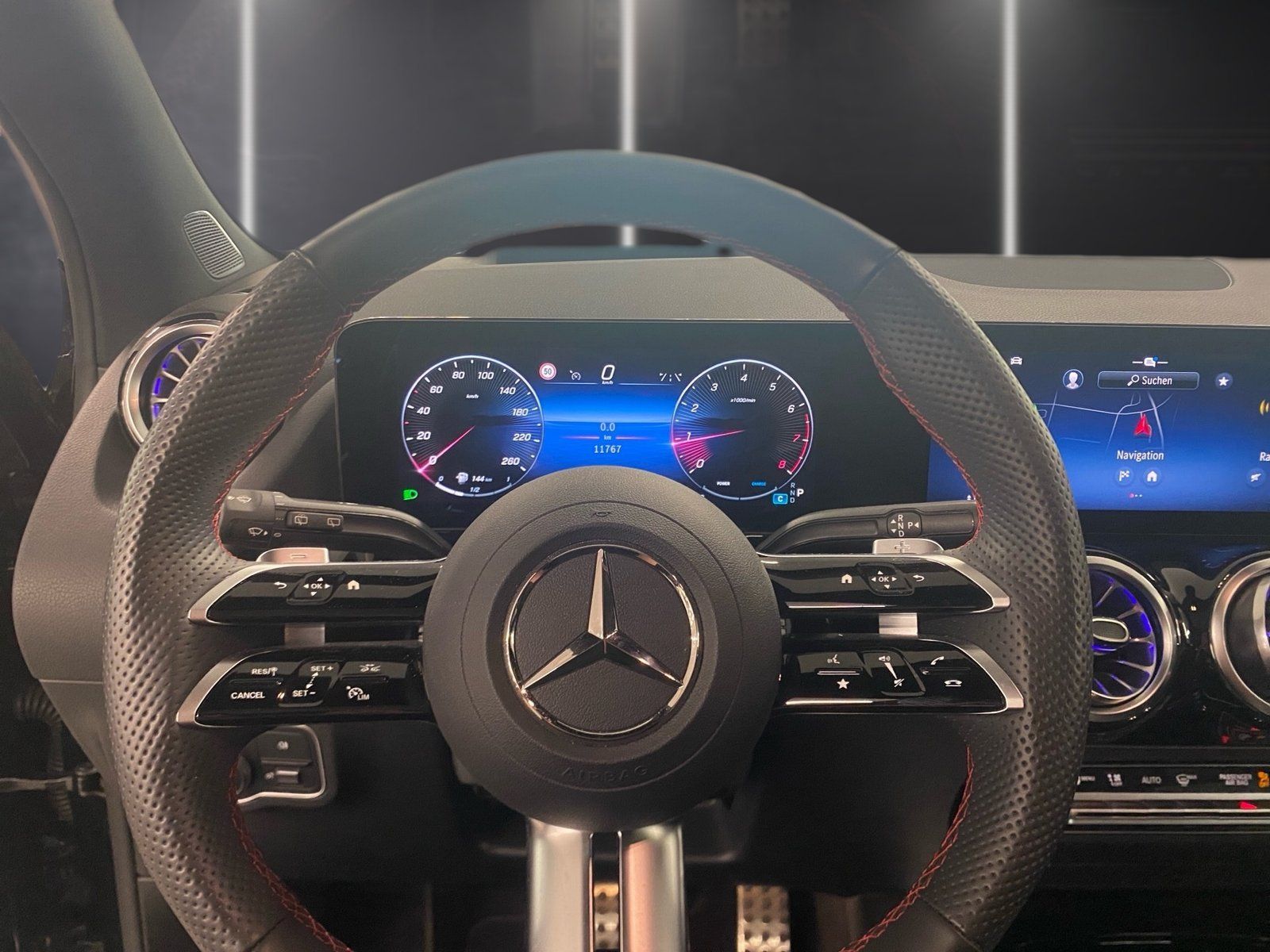 Fahrzeugabbildung Mercedes-Benz GLA 200 AMG Plus*AHK*360**HUD*Pano*MuBeam*Memory