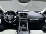 Jaguar F-PACE 30d R-SPORT PANO+NAV+AHZV+SHG+HUD+LF - Jaguar F-Pace: R Sport