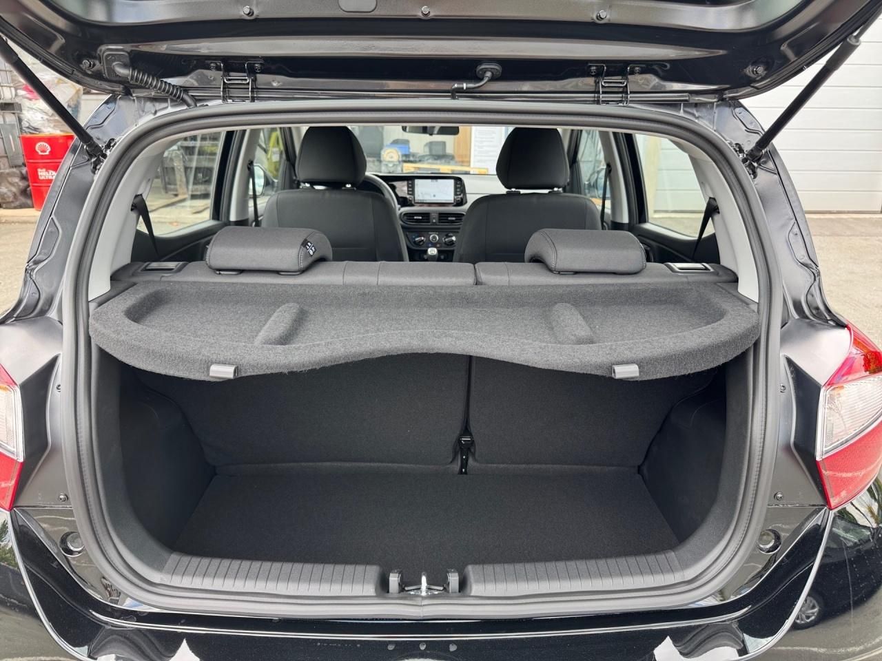 Fahrzeugabbildung Hyundai i10 SELECT Kam. LM Navi PDC SpurH