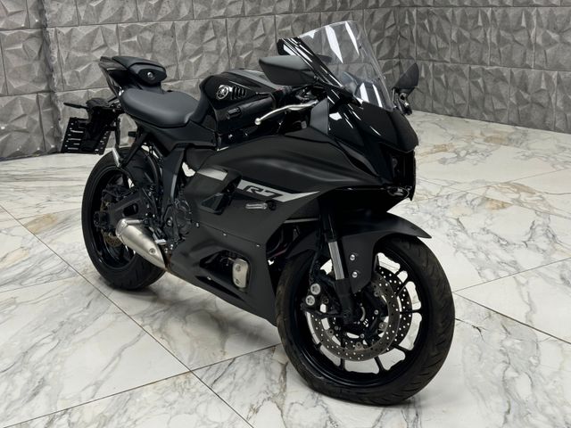 Yamaha YZF 690 R7