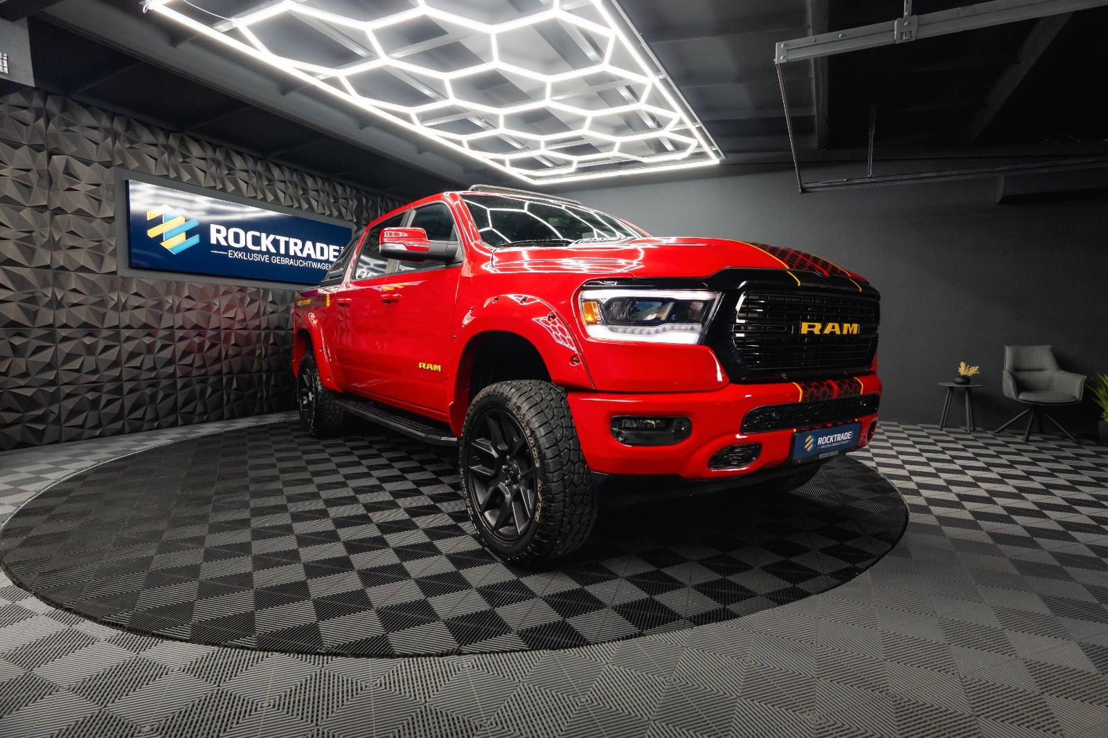 Fahrzeugabbildung Dodge RAM 5.7 V8 HEMI 4x4 LARAMIE LPG Offroad-Bodylift