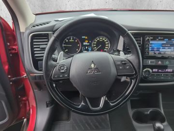 Mitsubishi OUTLANDER 2.2 DI-D 4WD KameraSitzheizung