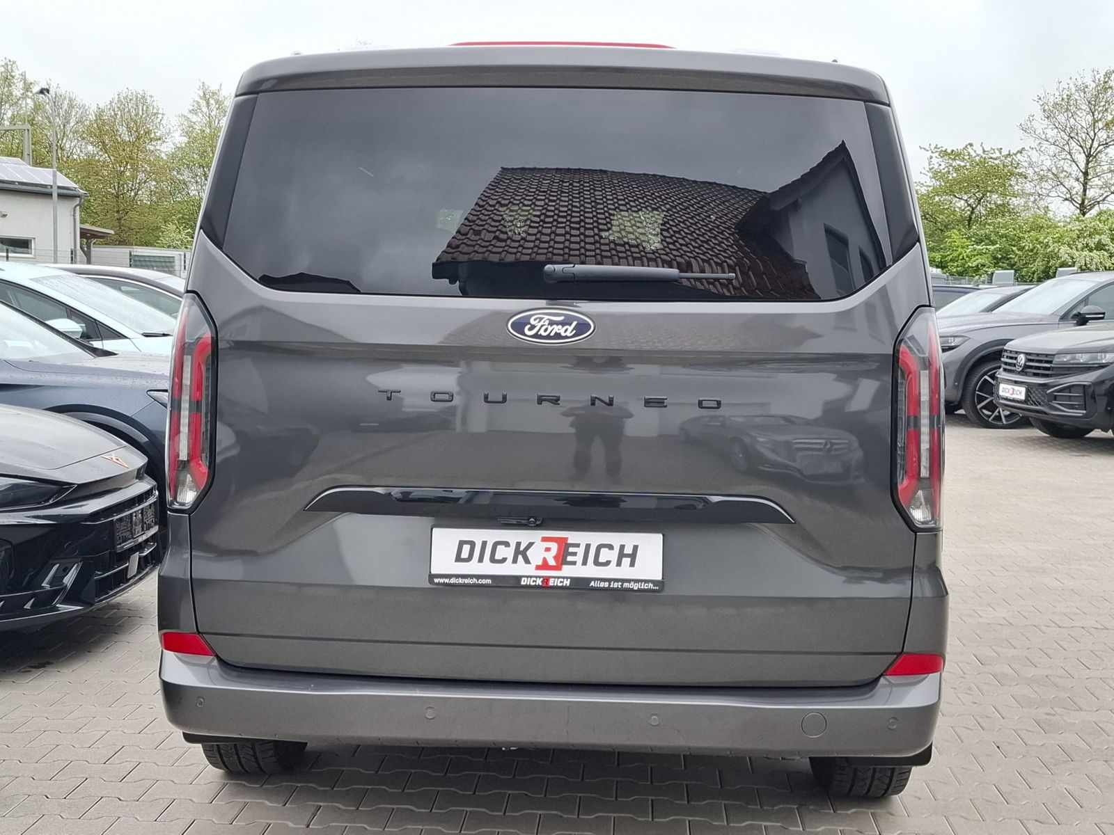 Fahrzeugabbildung Ford Tourneo Custom L1 Titanium X MATRIX*STANDH.*AHK