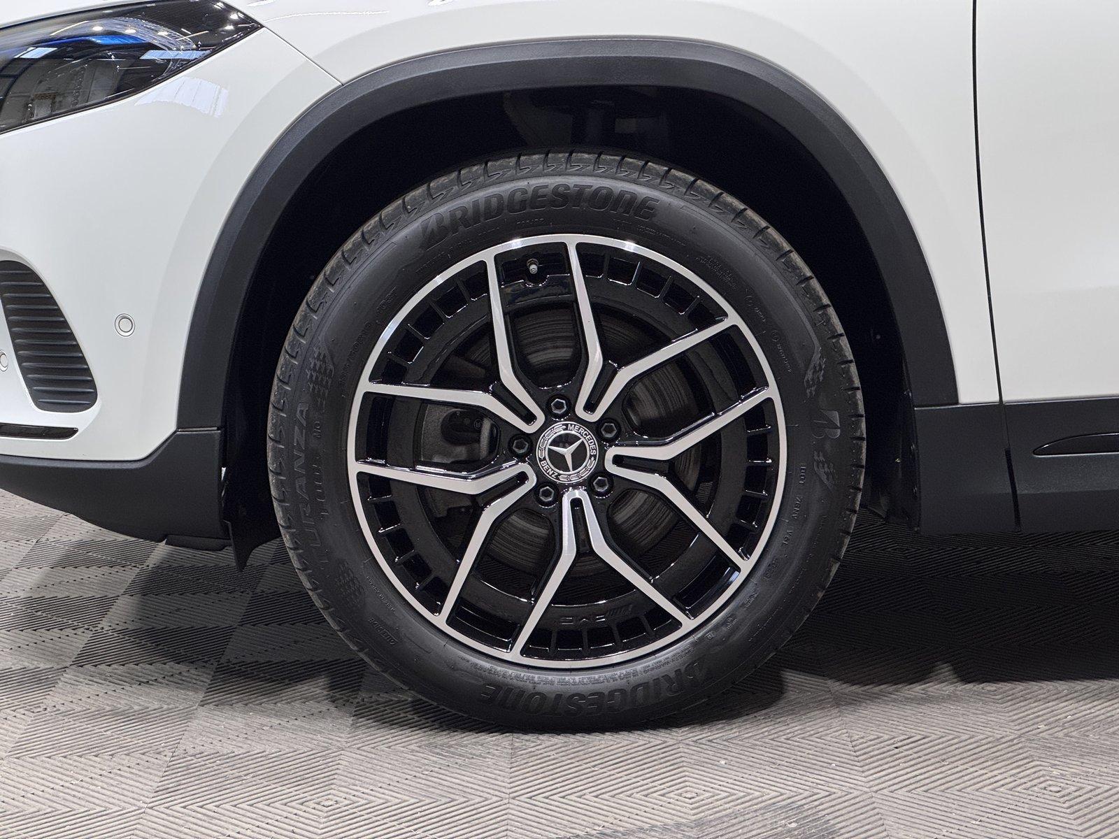 Mercedes-Benz EQA 300 4M Progressive Advanced Night + 19"AMG !