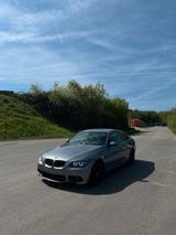 BMW e92 320d - BMW 320 aus 2008: Coupe, 320d