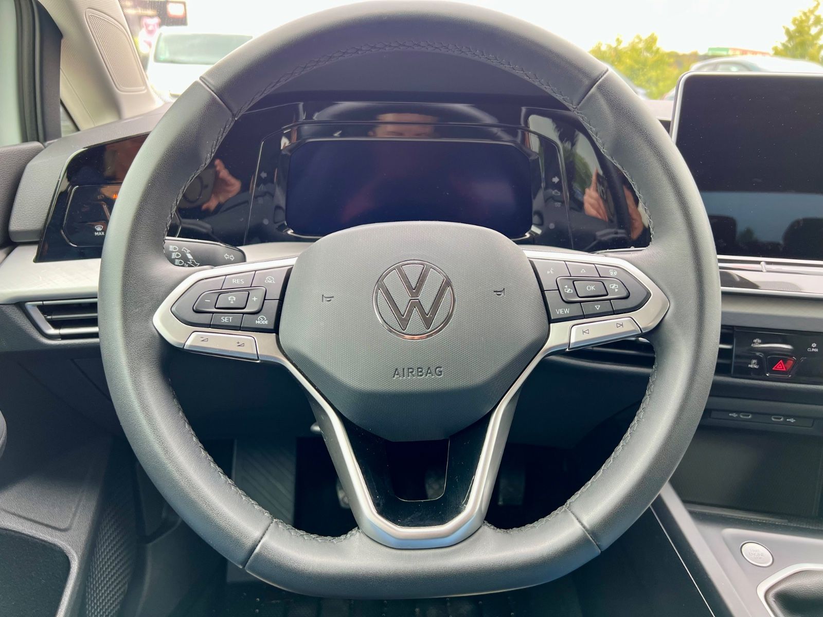 VW Golf 1.5 TSI Life LED SHZ CARPLAY PDC GJR ALU
