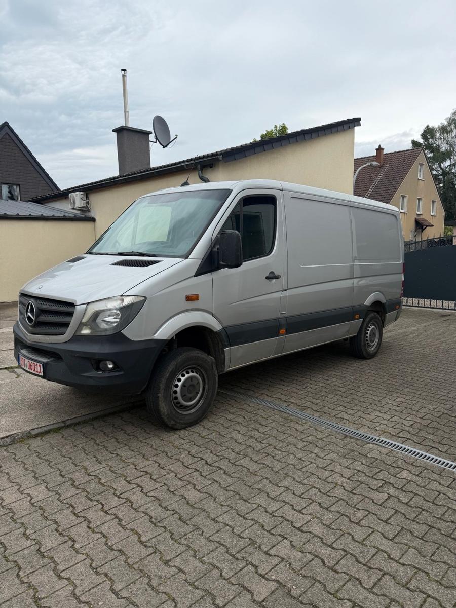 Mercedes-Benz Sprinter 319 V6  4x4 Klima Komfortsitz AHK