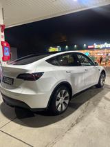 Tesla Model Y Long Range Dual Motor AWD Long Range - Tesla Gebrauchtwagen in München