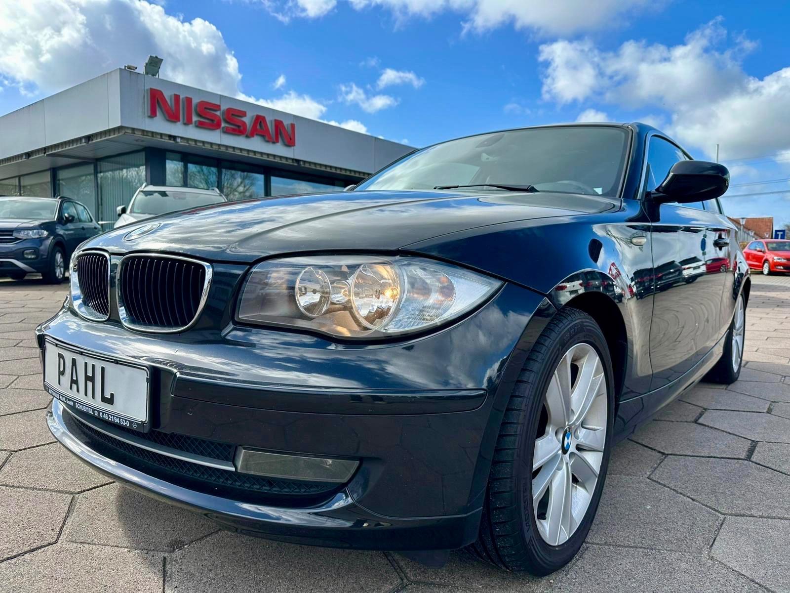 BMW 123d Autom. Business LEDER NAVI TEMPO MEMORY SZH