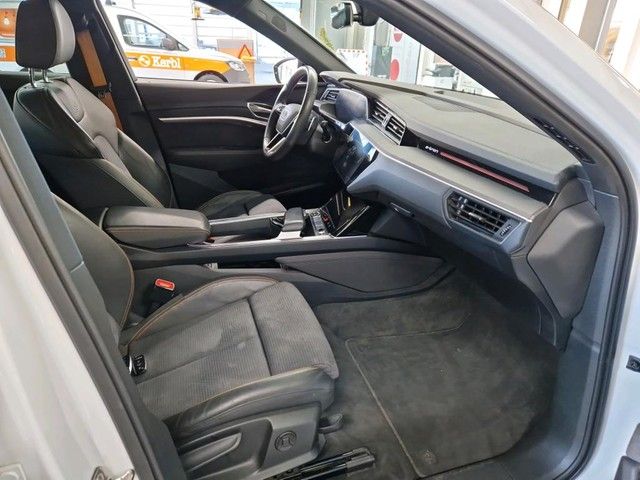 Fahrzeugabbildung Audi e-tron 55 S line black quattro B&O Navi Matrix