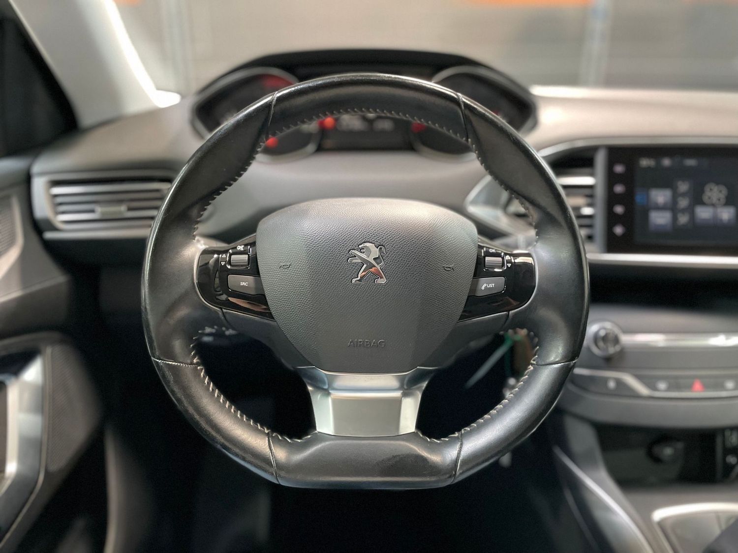 Fahrzeugabbildung Peugeot 308 Allure #LED#Tempomat#PDC#Navi
