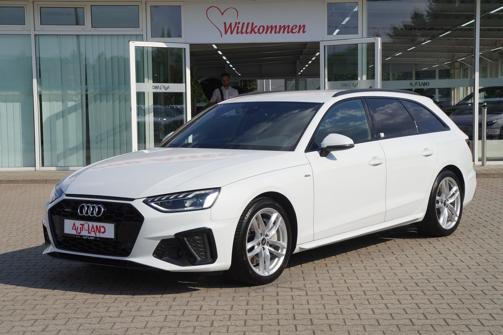 Audi A4 Avant 45 TFSI qu. 2xS line LED ACC AHK Navi imagem 2