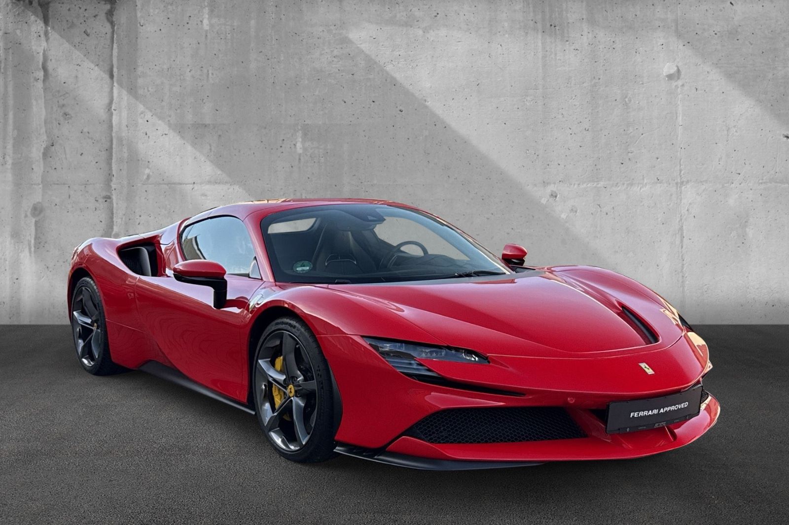 Fahrzeugabbildung Ferrari SF90 Spider*belüftete Sitze*Nackenhzg*Lift*JBL*