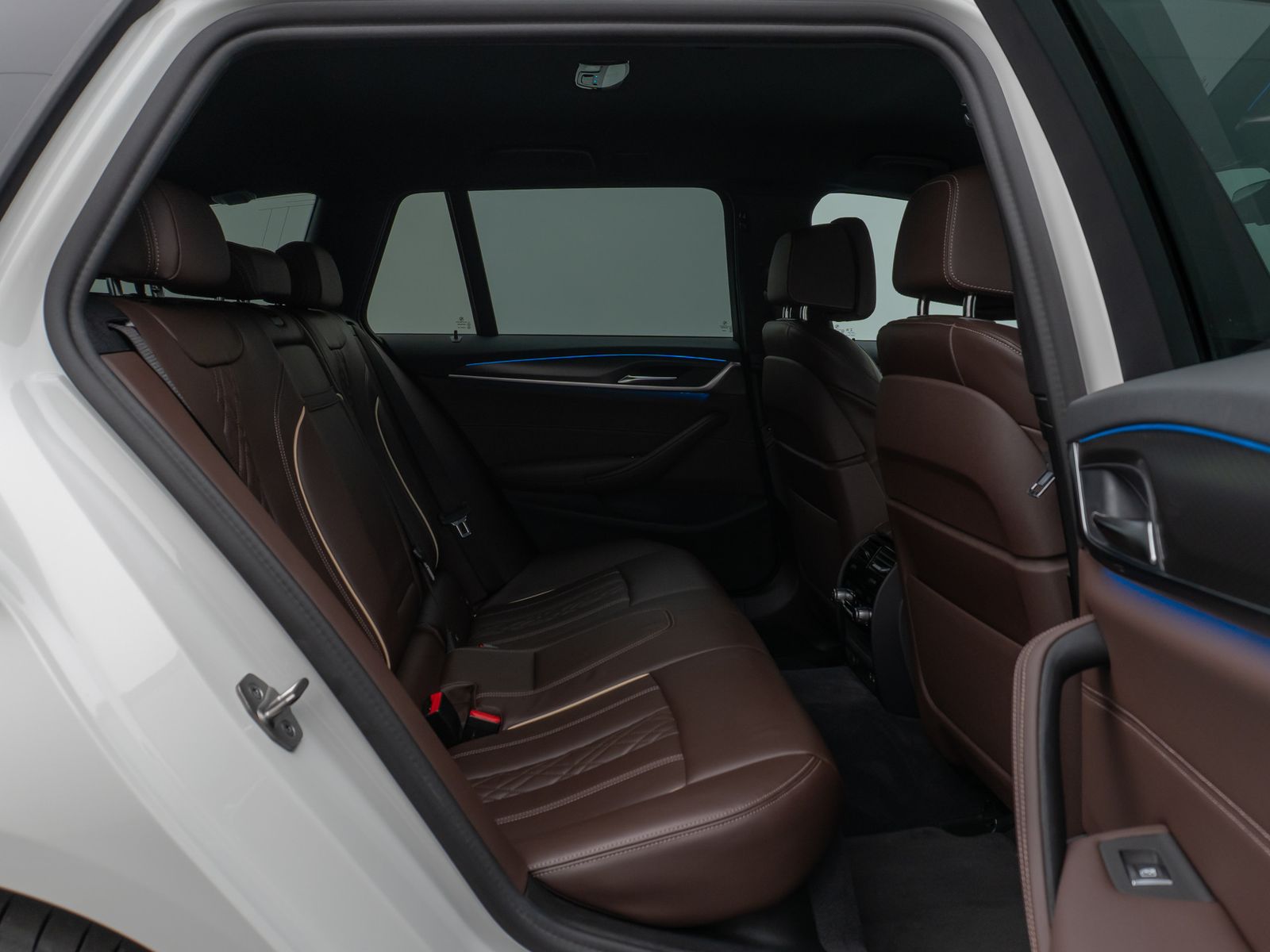 Fahrzeugabbildung BMW 530e M Sport Kamera DAB DrivAssist Komfort AHK