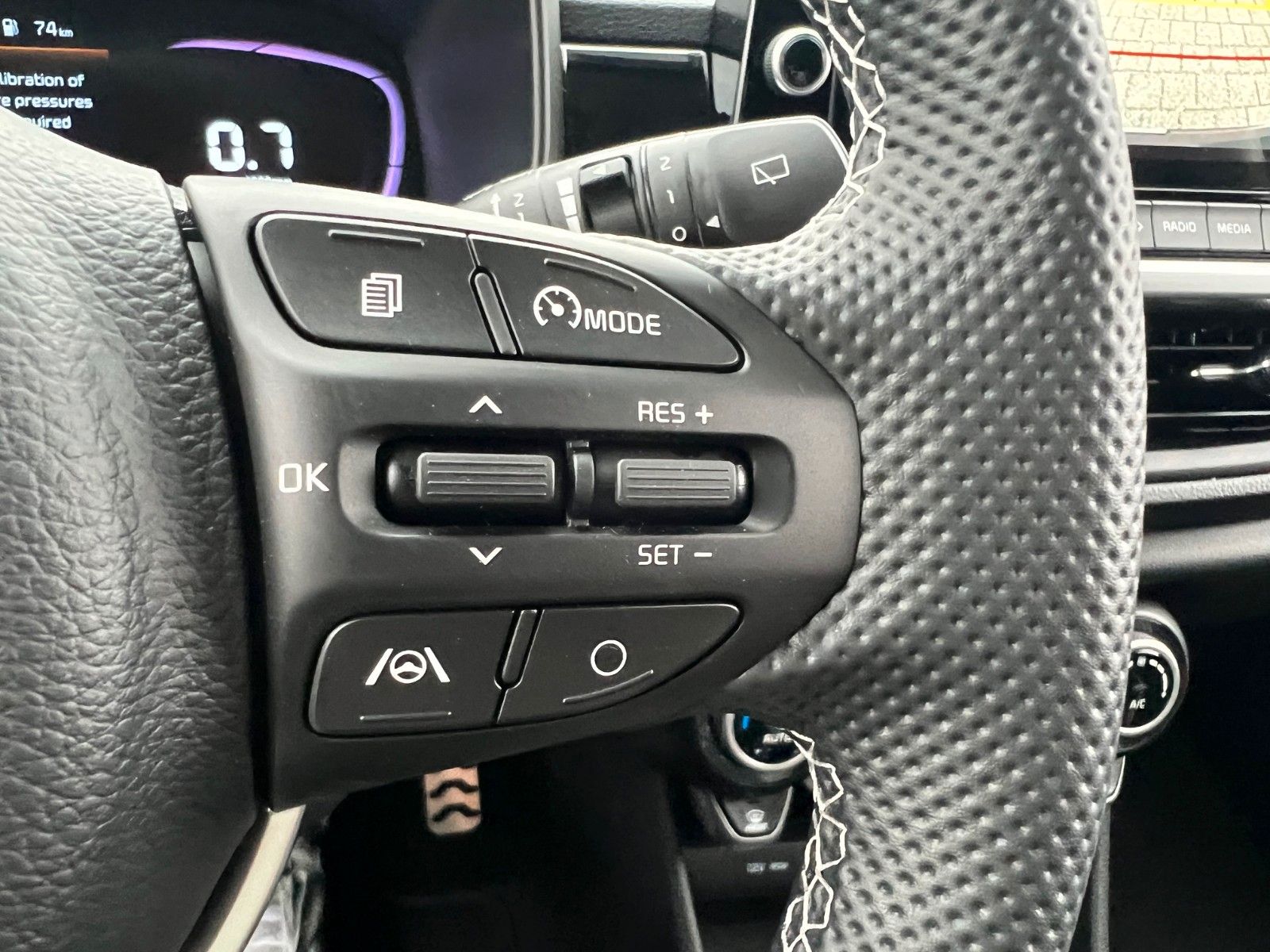 Fahrzeugabbildung Kia Picanto 1.0 GT-line AMT Navi Kamera Sitzheizung