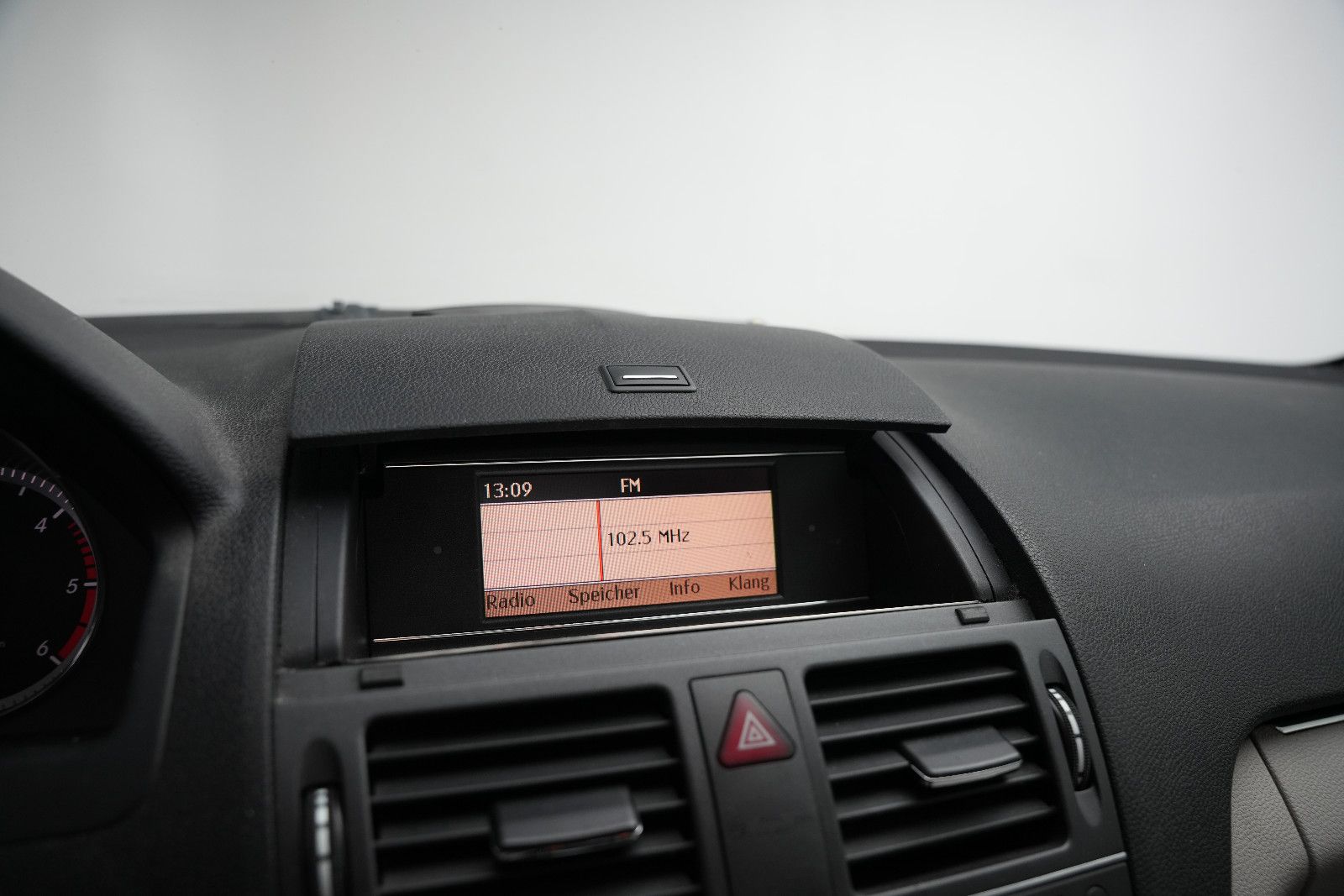 Fahrzeugabbildung Mercedes-Benz C 200 CDI BlueEfficiency/Limousine/TÜV/Xenon