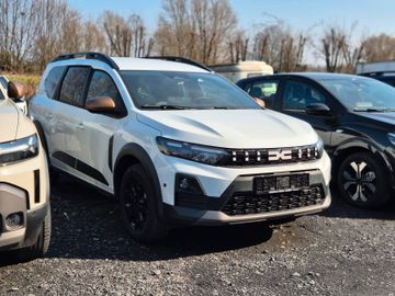 Dacia Jogger Extreme Hybrid 155 Winter, Navi, Driving