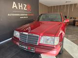 Mercedes-Benz E 220 Coupe - Mercedes-Benz E 220: Rot