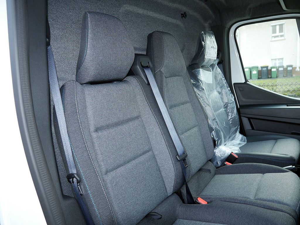 Fahrzeugabbildung Renault Master Kasten Extra L2H2 Blue dCi 130 AHK LED