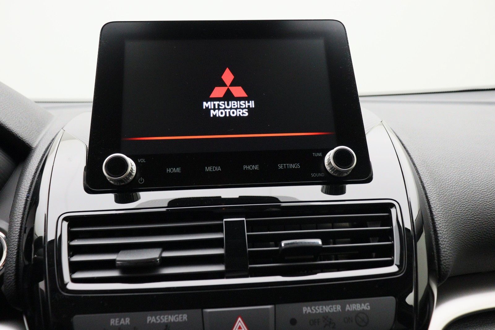 Fahrzeugabbildung Mitsubishi Eclipse Cross Plug-in Hybrid 2.4 Basis 4WD