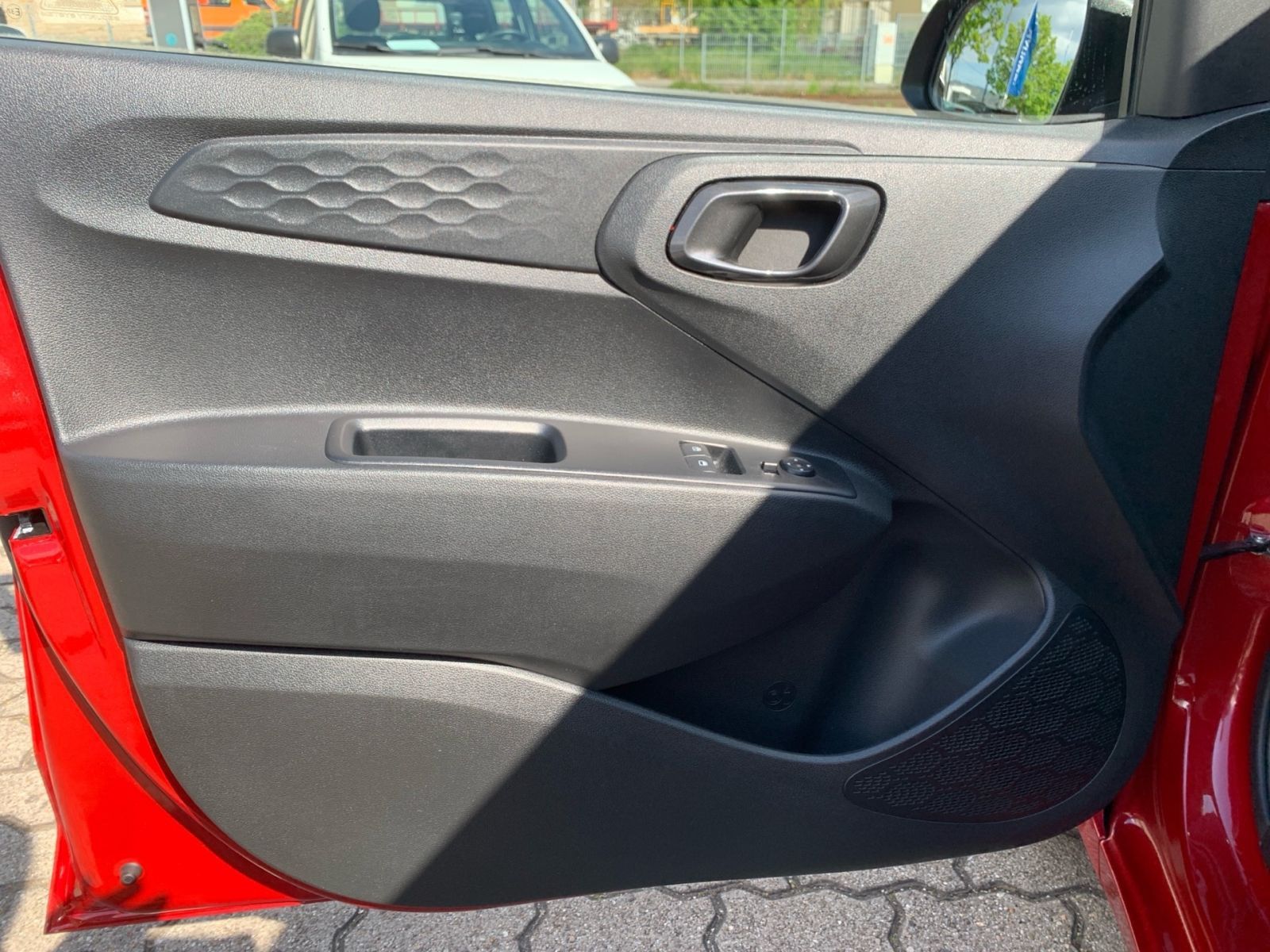 Fahrzeugabbildung Hyundai i10 1.0 Edition 30 1 Hand Allwetter