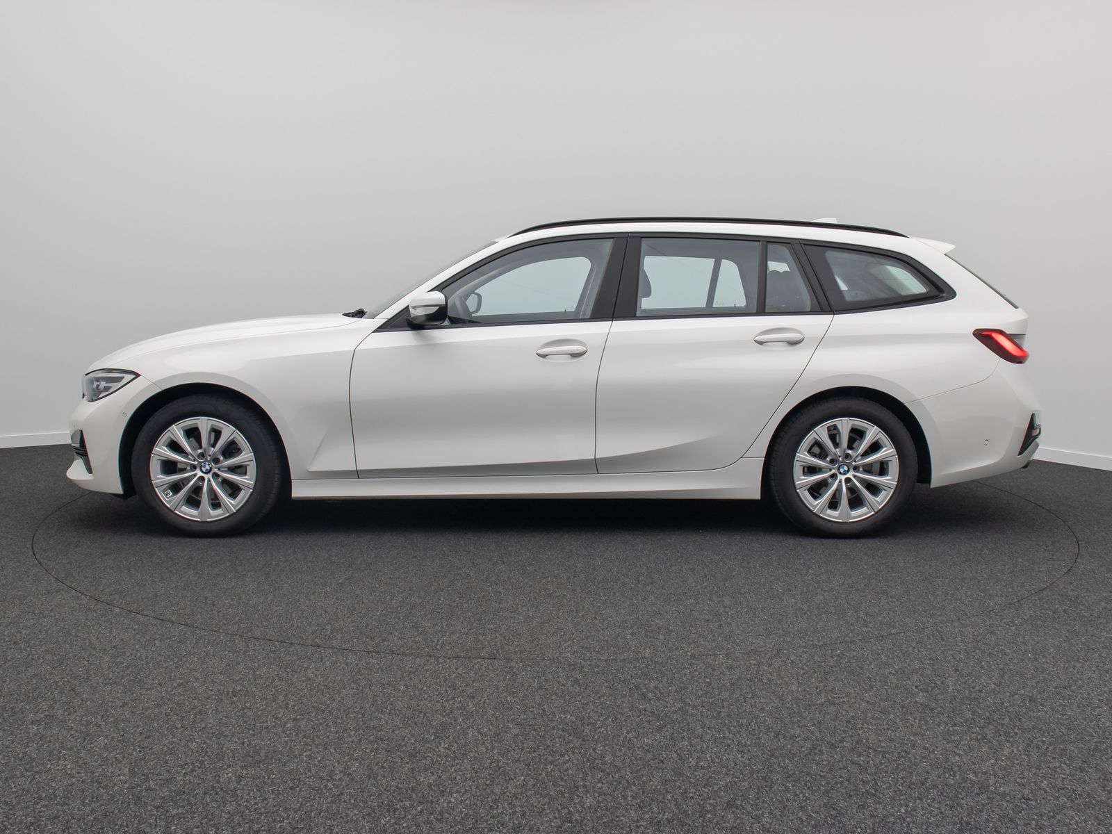 Fahrzeugabbildung BMW 320d Advantage GeschwindigReg Kamera DAB LED 17"