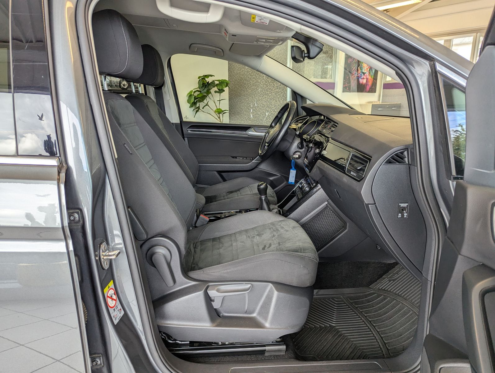VW Touran 1.5 TSI Highline 7-Sitze Kamera LED AHK - Image 19