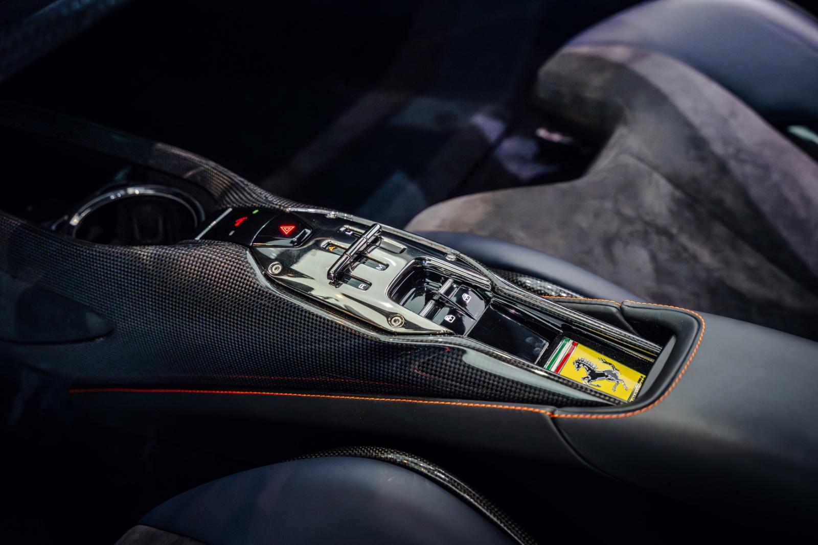 Ferrari SF90 Stradale*Lift*JBL*Carbon*Passenger-Display*