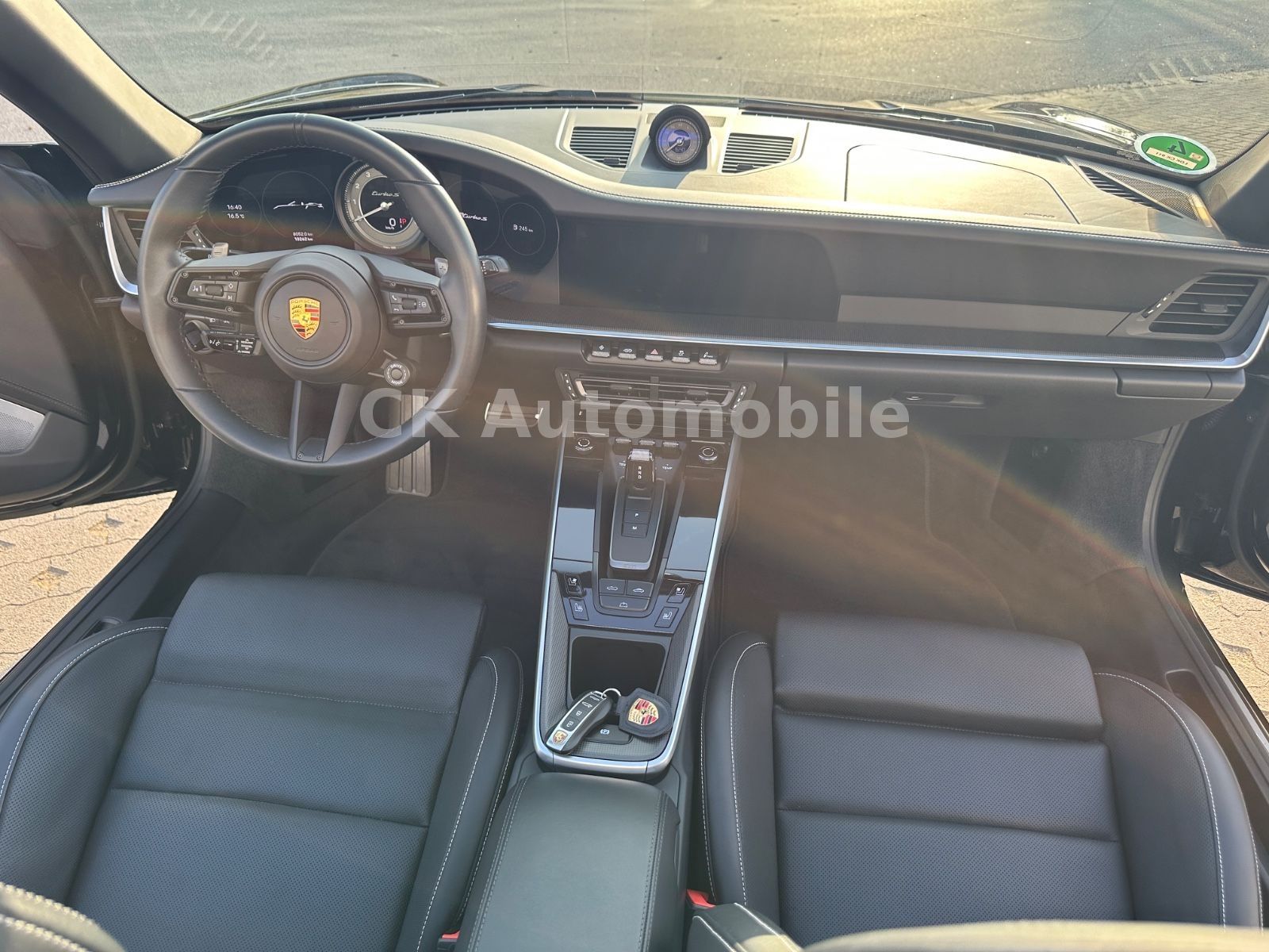 Fahrzeugabbildung Porsche 911 Turbo S Cabriolet Sport-Chrono/360°/ACC/LED