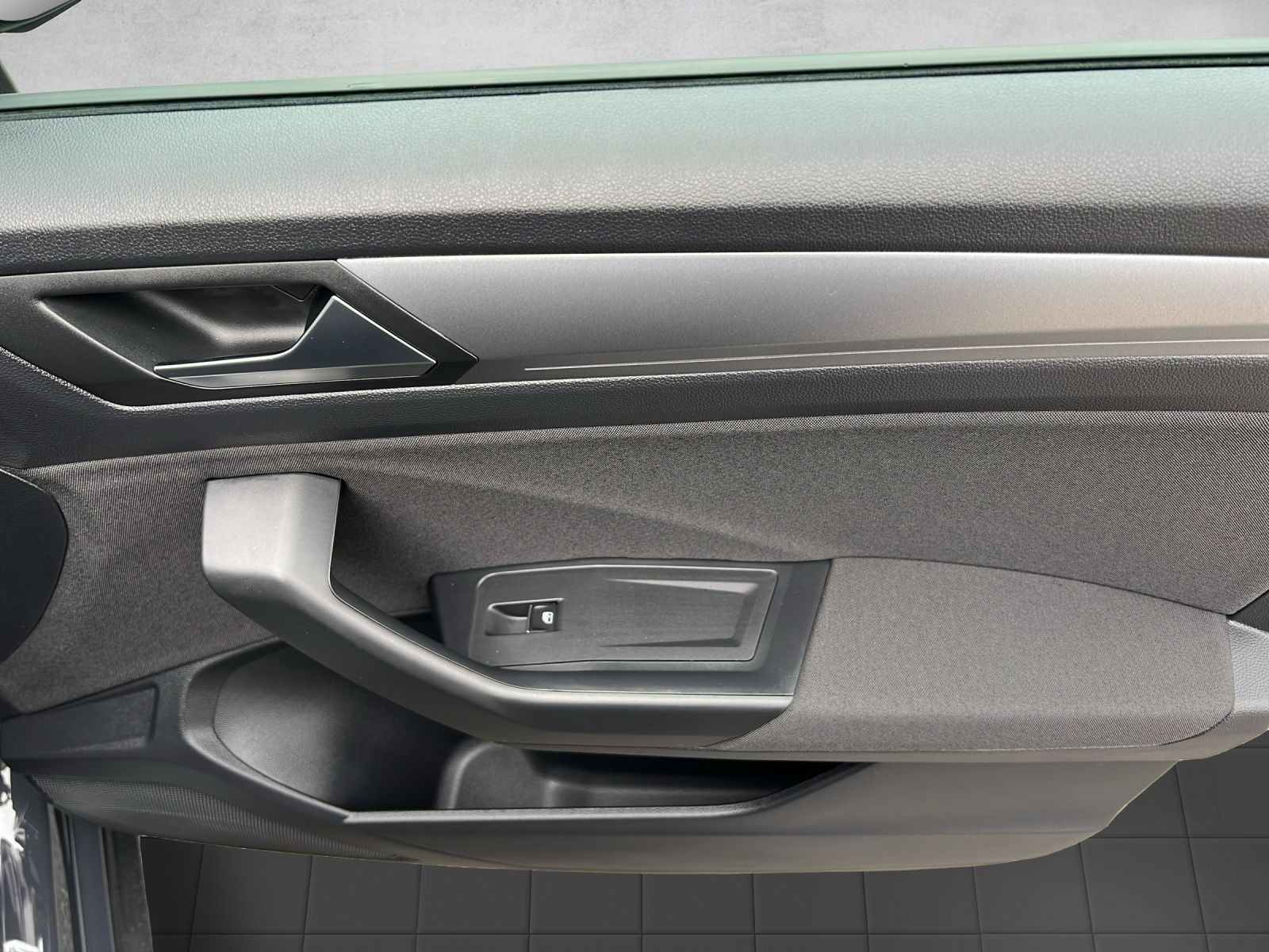 T-Roc Active 1.5 TSI DSG AHK*Navi*Pano*Standhzg.