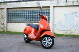 Vespa GTS 300 HPE Orange (Arancio Impulsivo)