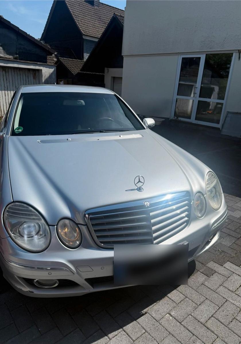 Mercedes-Benz E 220
