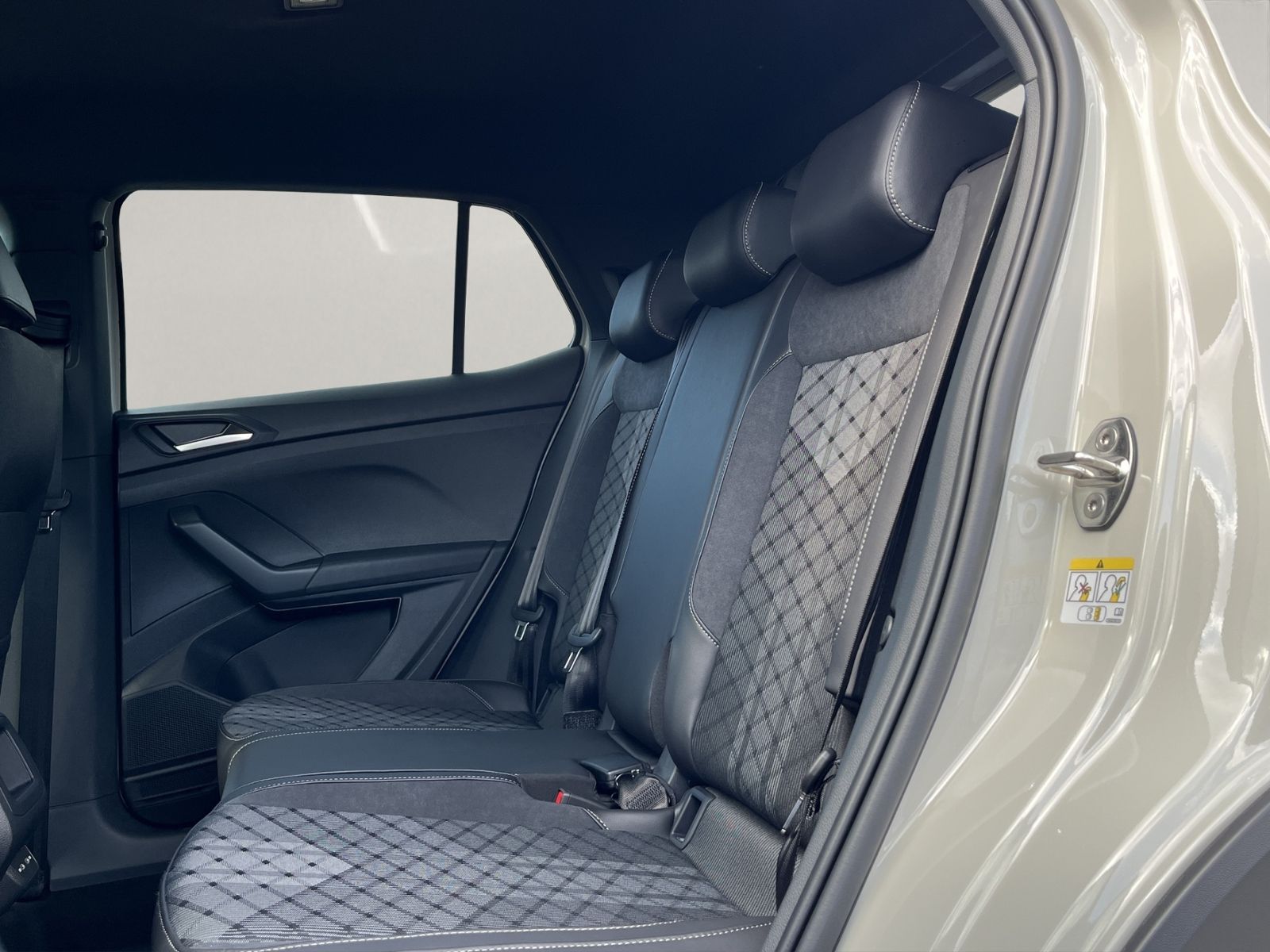 Volkswagen T-Cross - Bild 10