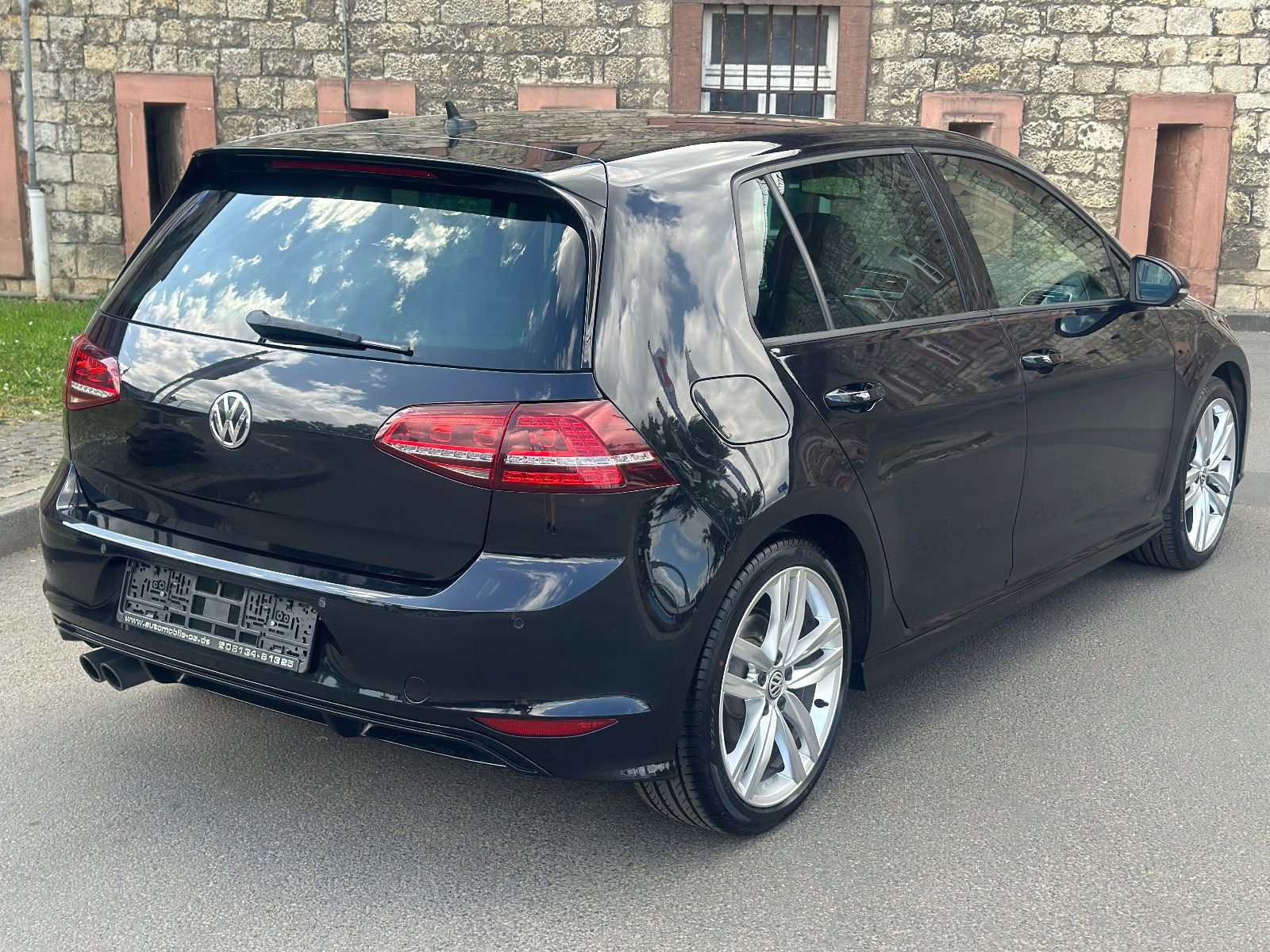 Fahrzeugabbildung Volkswagen GOLF VII R LINE+HIGHLINE BMT