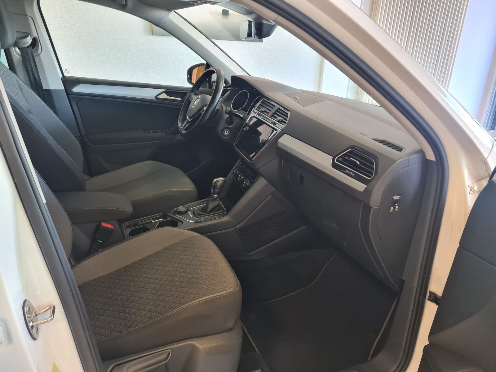 Fahrzeugabbildung Volkswagen Tiguan Comfortline 4Motion/KAMERA