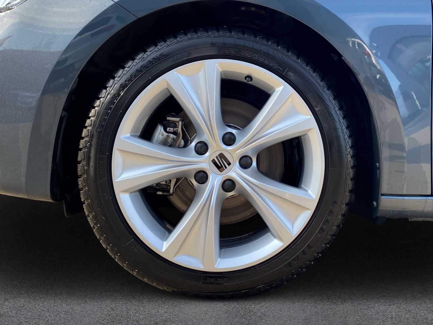 Fahrzeugabbildung SEAT Leon Sportstourer FR 2.0 TDI EU6d Navi Digitales