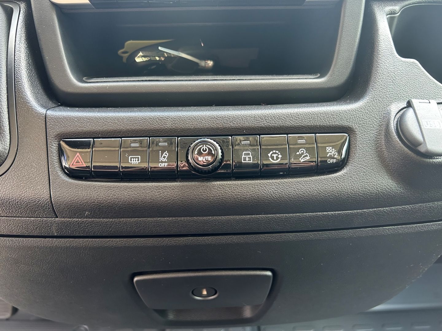 Fahrzeugabbildung Fiat Ducato H2 Kastenwagen 35 L3H2 180 Multijet 10 Zo