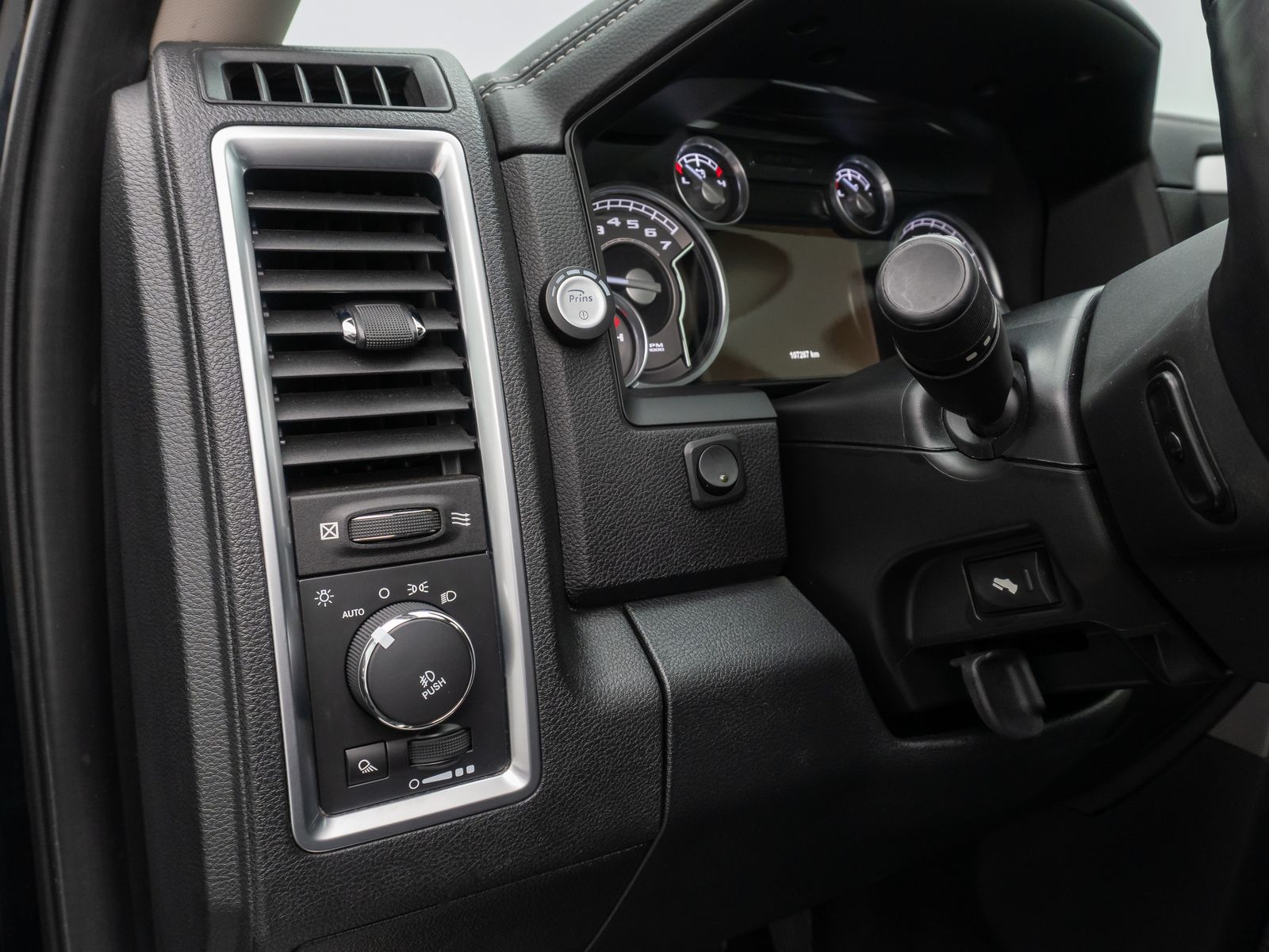 Fahrzeugabbildung Dodge RAM 1500 LIMITED Kamera Navi Belüftung Leder 20"